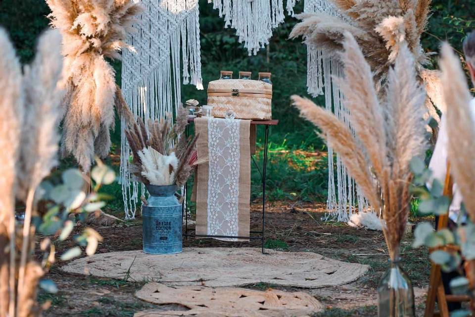 Arche en bois avec macramé