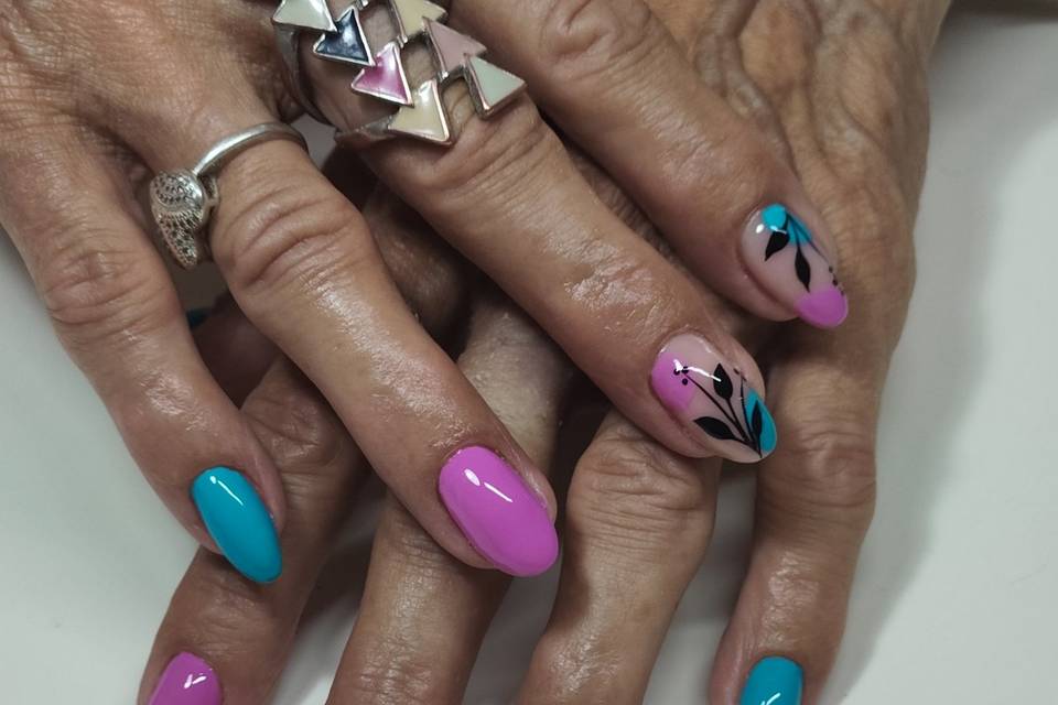 Nail art feuilles