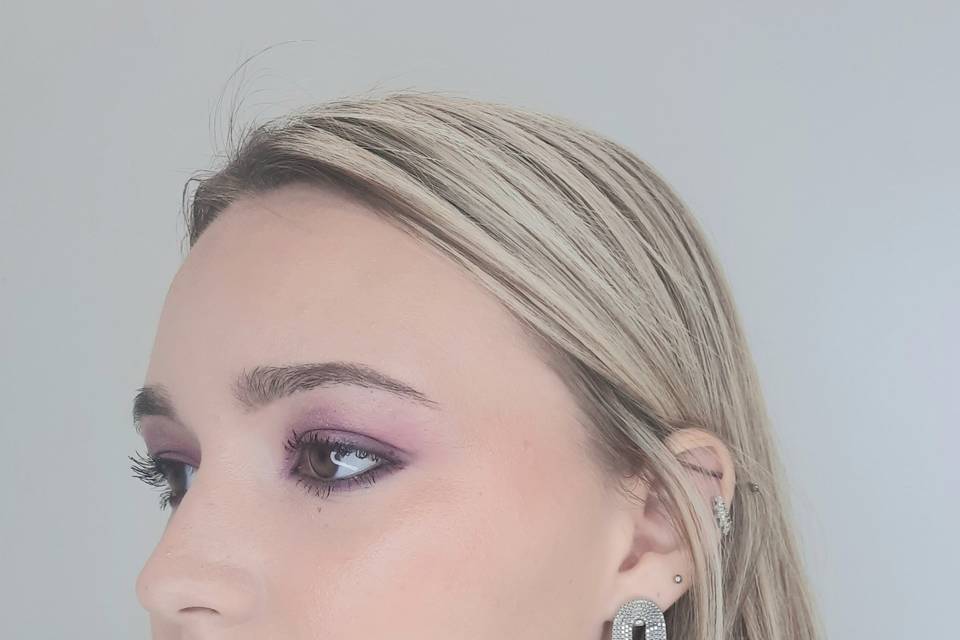 Maquillage invitée coloré