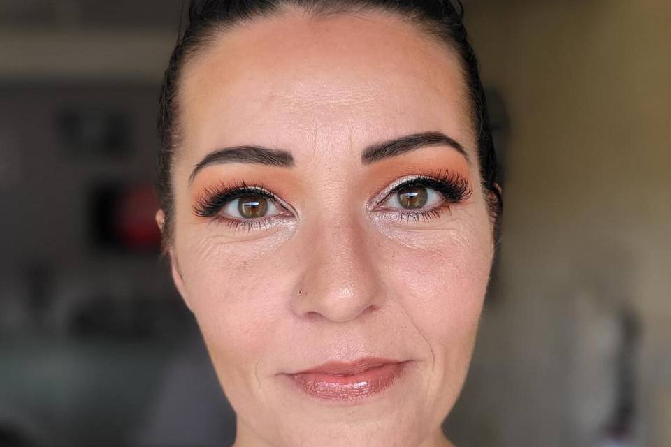 Cut crease