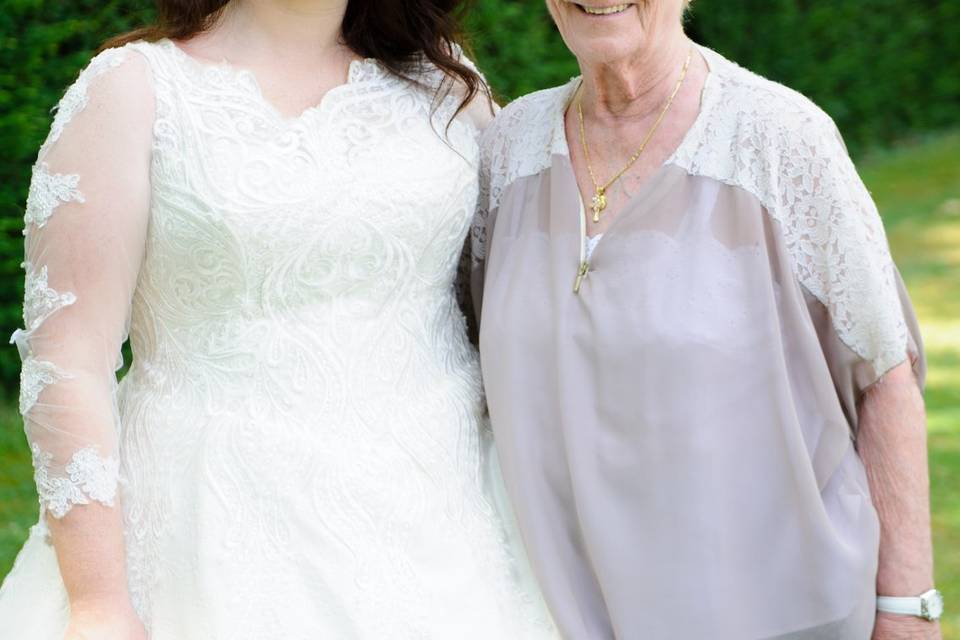 La mariée et sa grand-mère