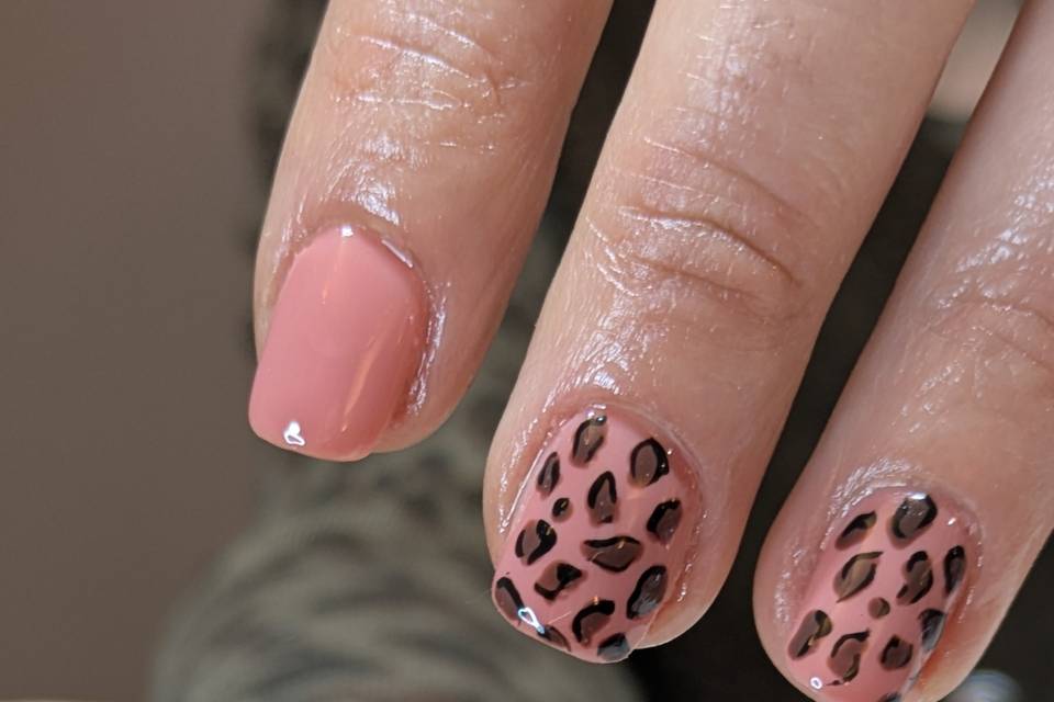 Vernis semi-permanent
