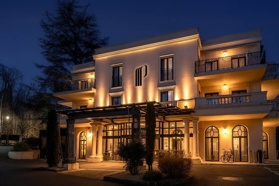 Entrée du Pavillon & Spa *****
