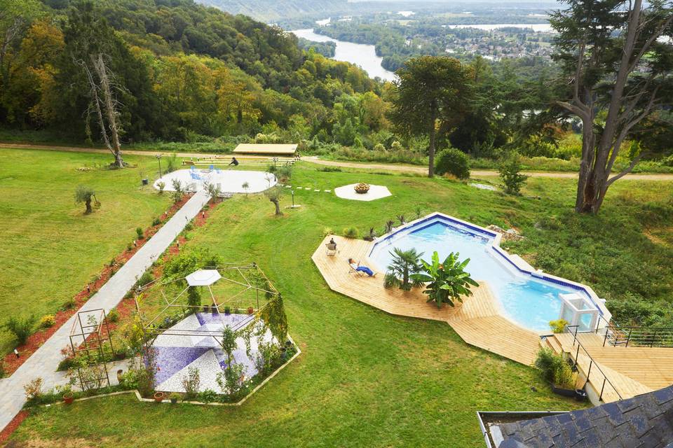 Jardin, piscine, terrasse.