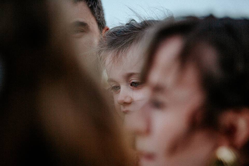 La petite aux yeux humide