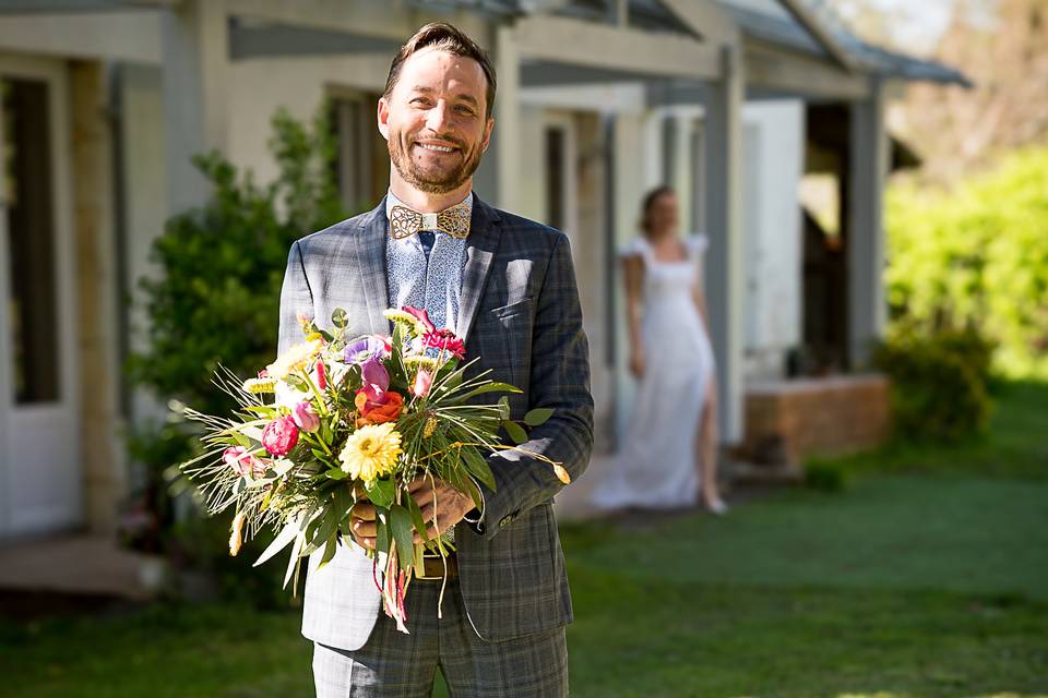 First look wedding time