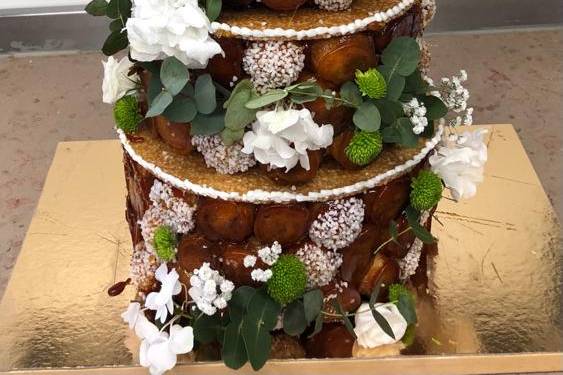 Pièce montée 150 choux