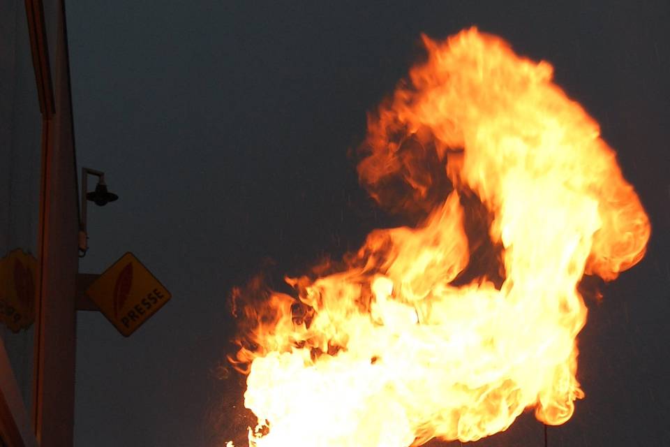 Troubadour cracheur de feu