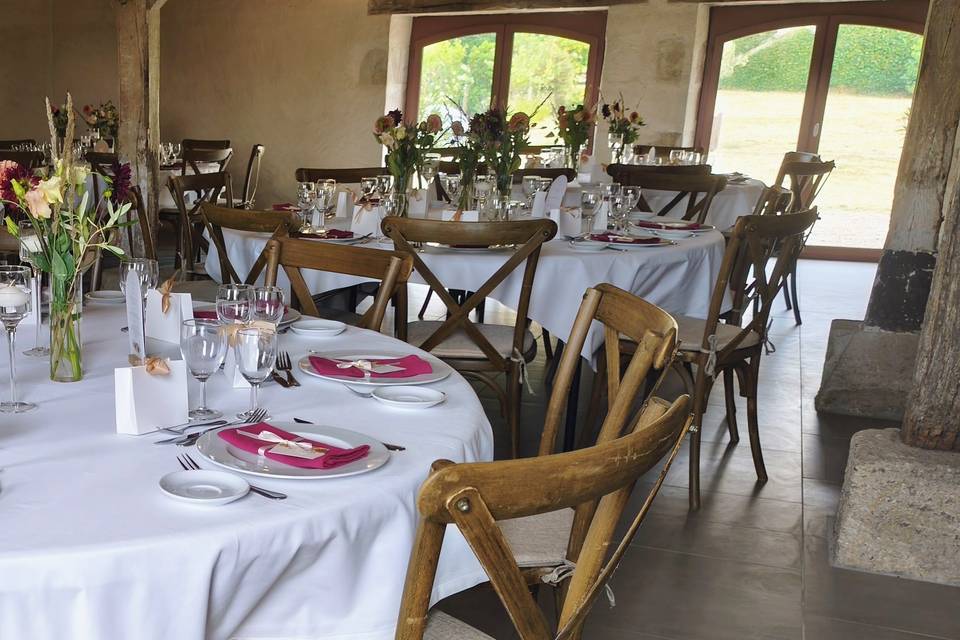 Mariage élégant thème bordeaux
