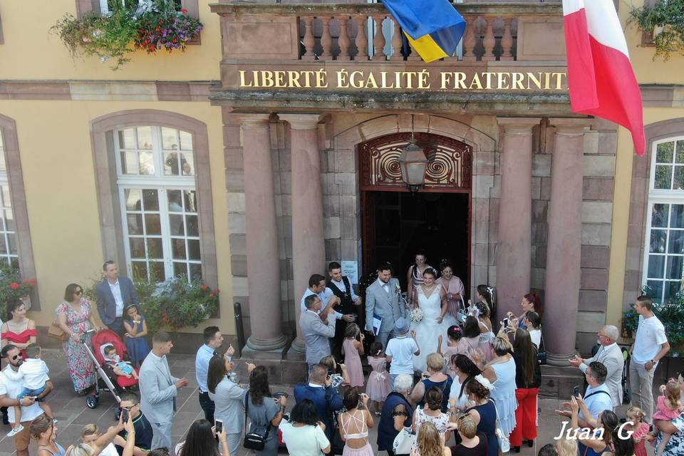 Devant la mairie