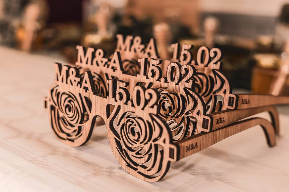 Lunettes avec initiale et date