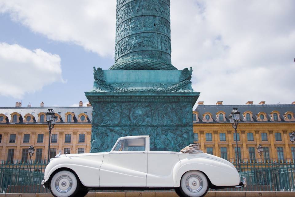 Rolls unique modèle 4 portes