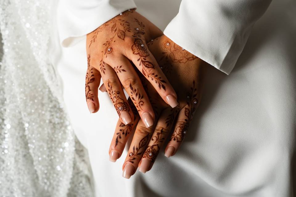 Mains d'une mariée
