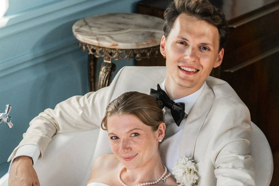 V & F Wedding Agency