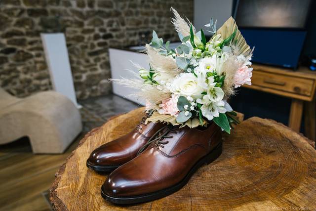 Les chaussures et le bouquet