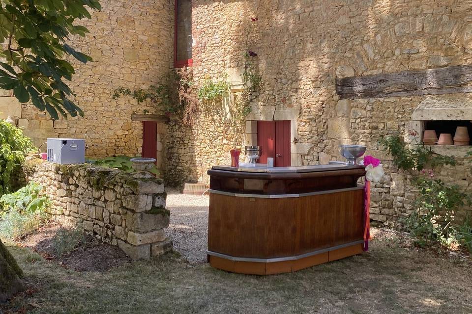Bar...