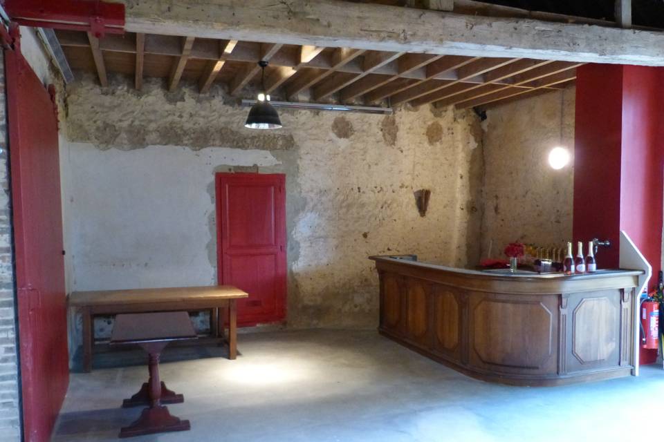 Esp bar ouvrant s/ théâtre