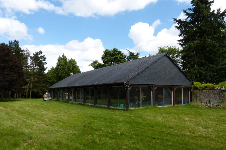 Orangerie dans le parc paysagé