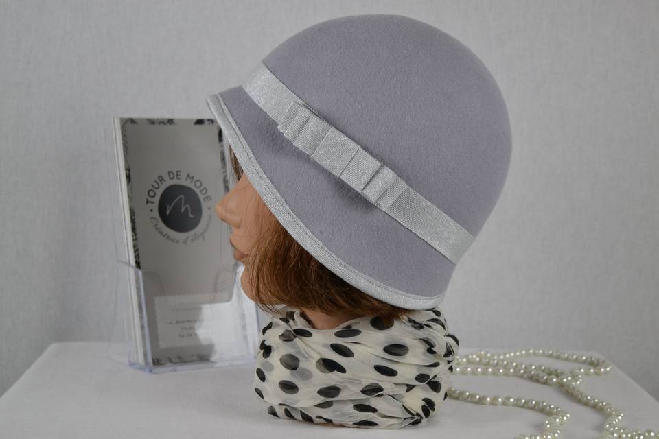 Chapeau cloche gris