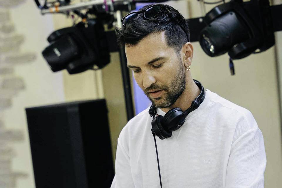 DJ Tim Oliva