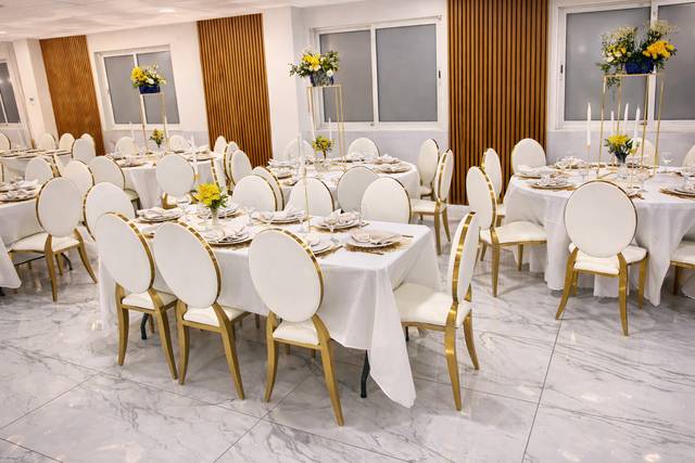 Une salle lumineuse décorée