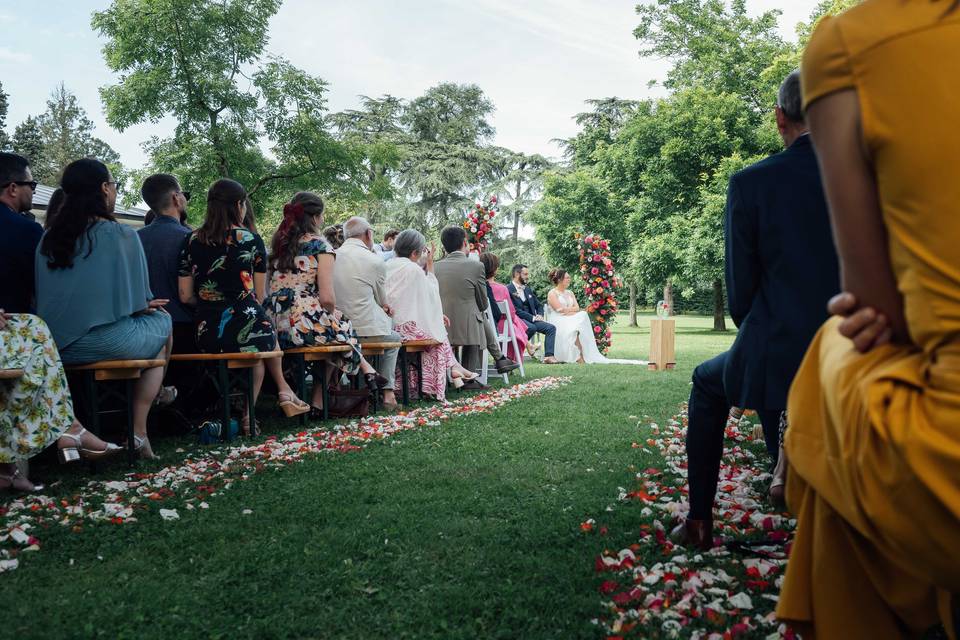 Dans la foule des invités