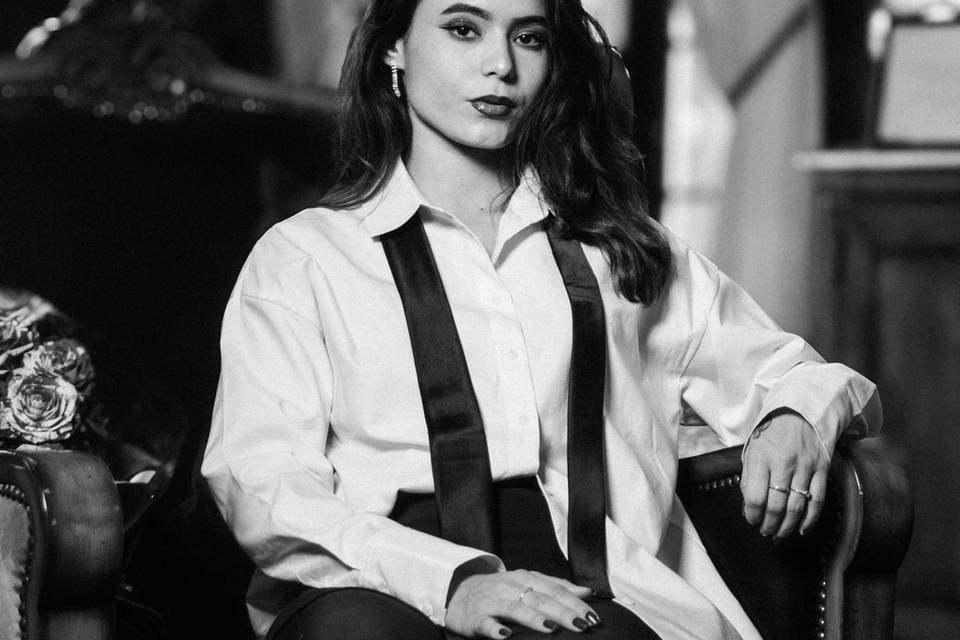 B & W
