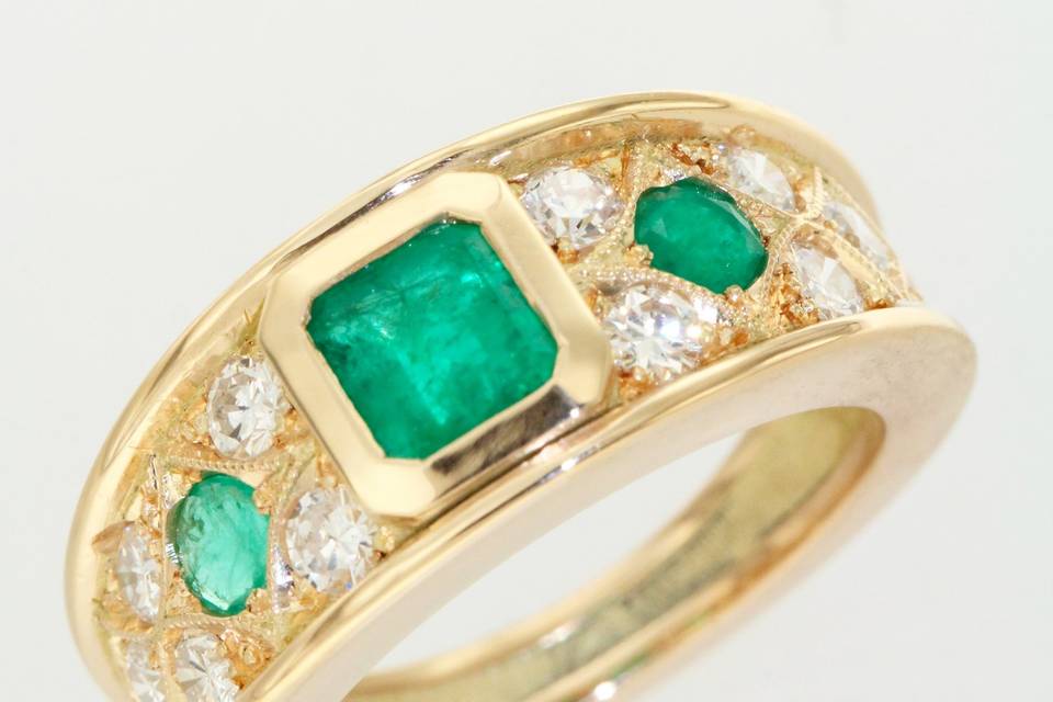 Bague, émeraudes, diamants