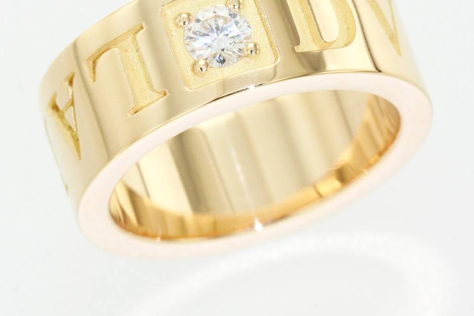 Alliance gravée, diamants
