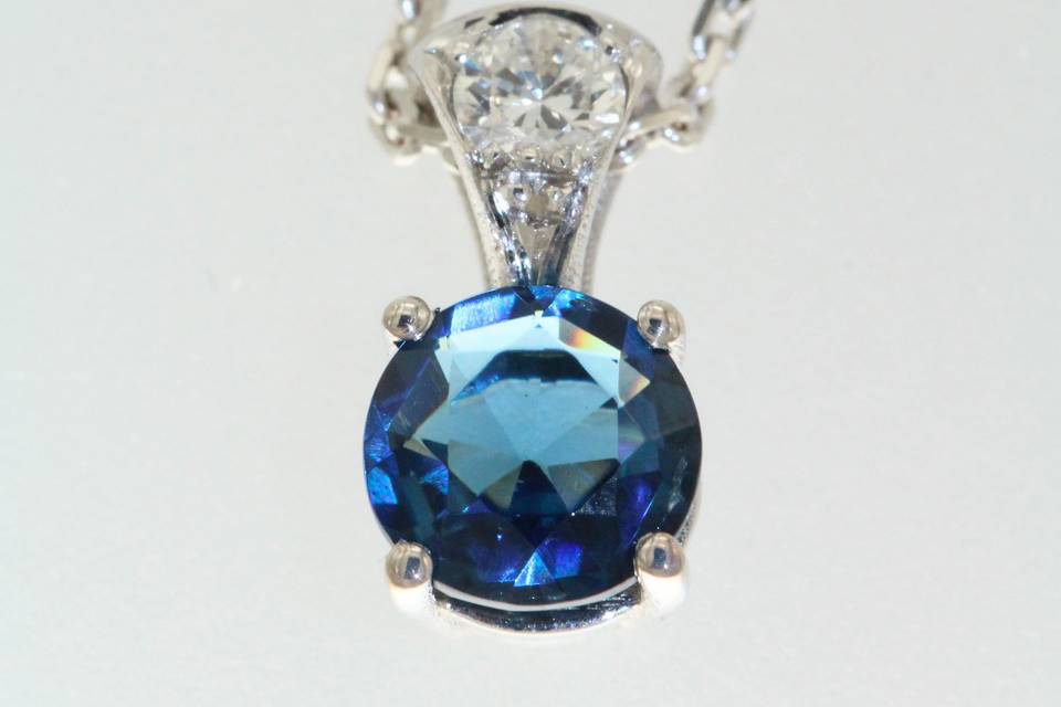 Pendentif saphir