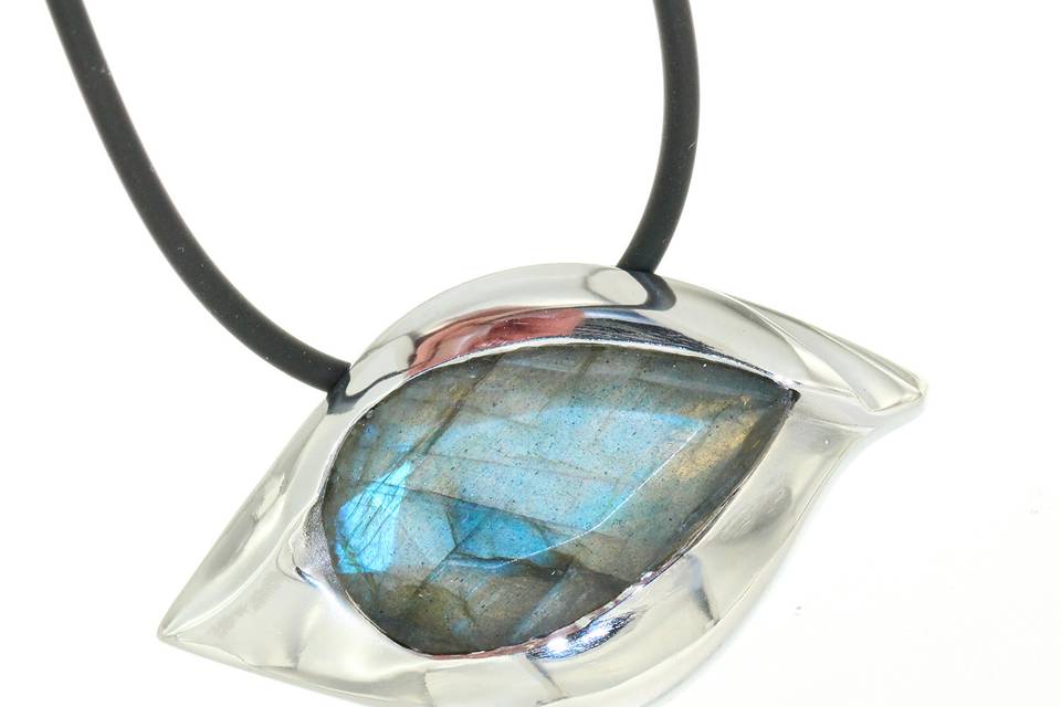 Pendentif, oeil de cheval