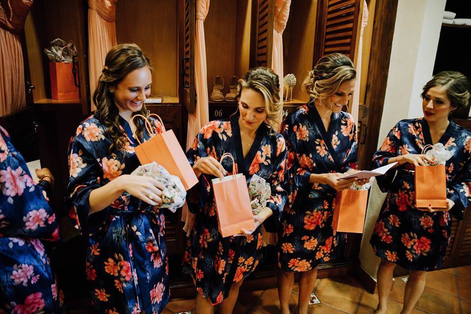 Bridesmaid Geting Ready