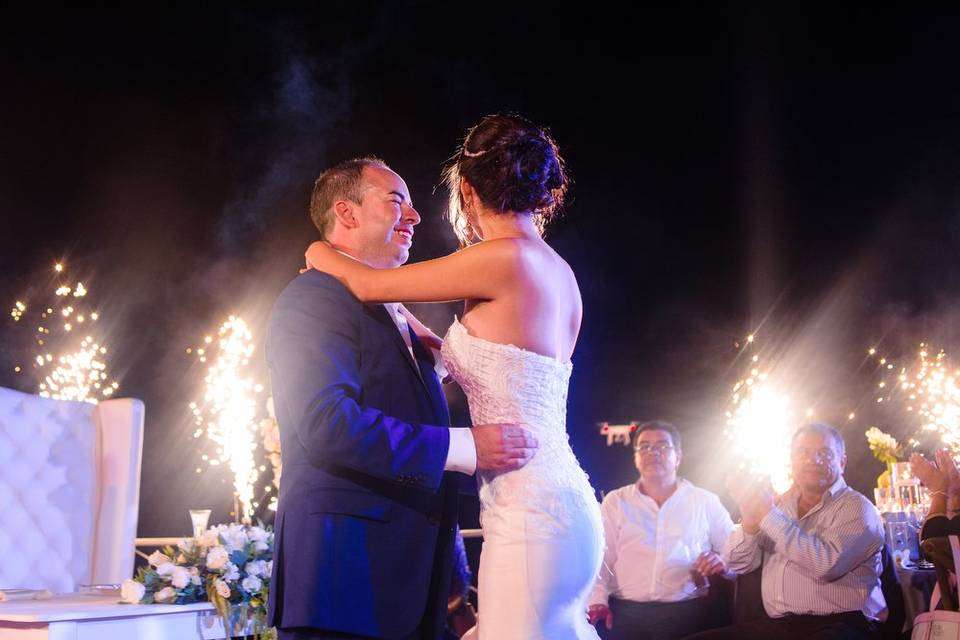 Bride & Groom Dancing