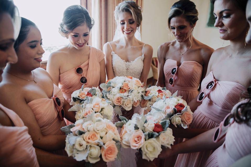 Bride & Bridesmaid