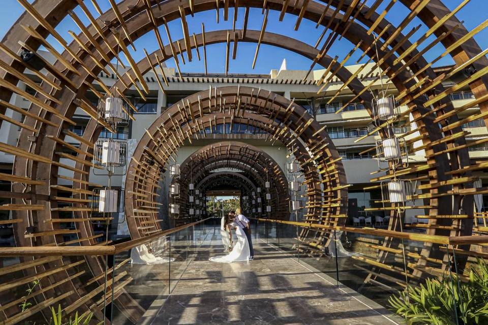 Bride & Groom Kissing