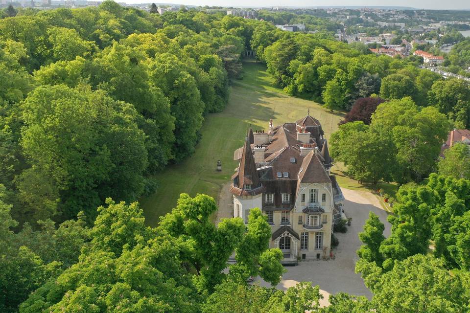 Chateau De Prunay