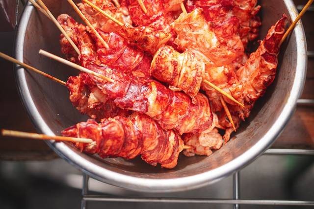 SUCETTE DE QUEUE DE HOMARD