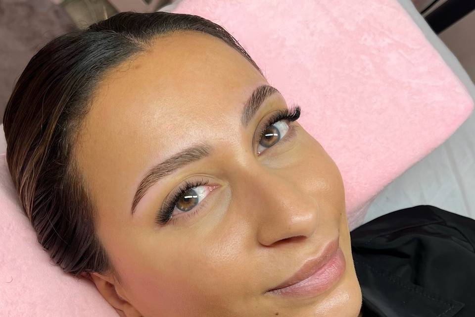 Fox eyes + brow lift