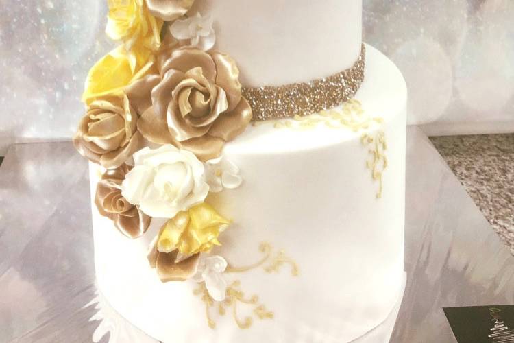 Wedding cake blanc et or sur 3