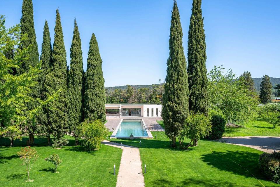 La piscine et pool house