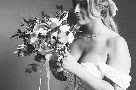 Mariée et son bouquet