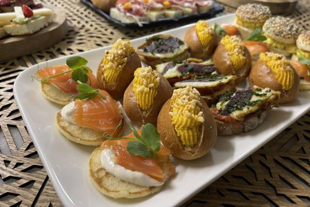 Canapes sales