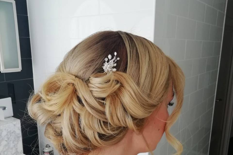 Maquillage et coiffure invitée