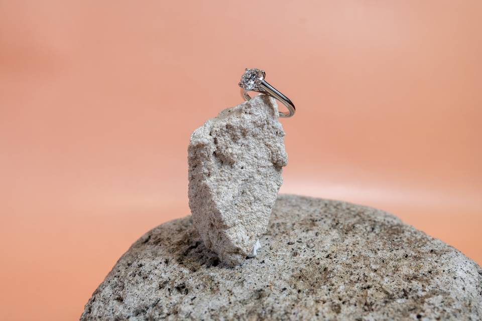 bague equilibre sur pic rocheux