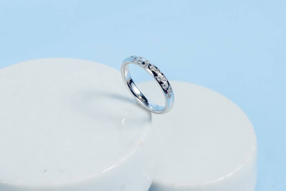 de cote bague platine pilier