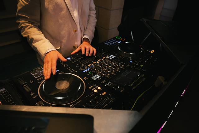DJ SET