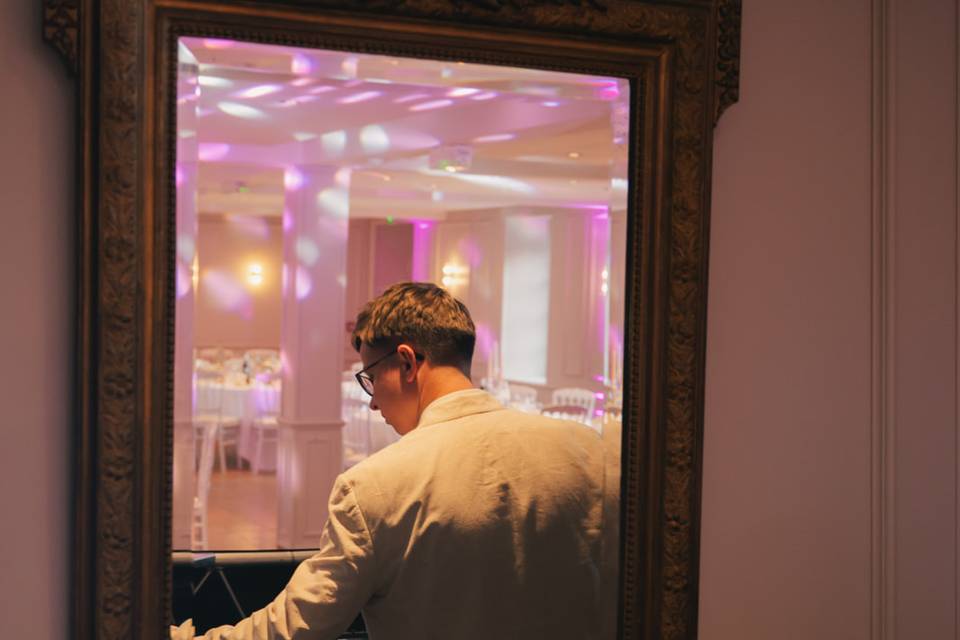DJ SET