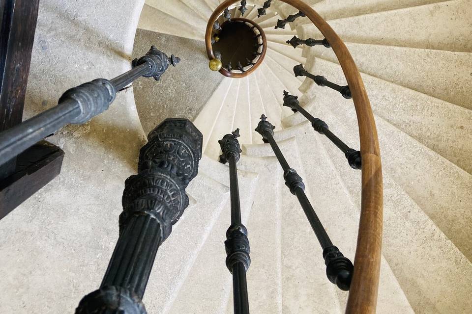 Grand escalier en pierre