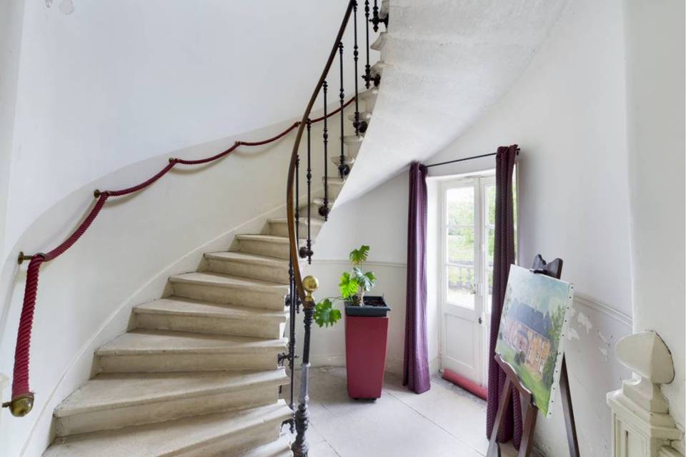 Grand escalier en pierre