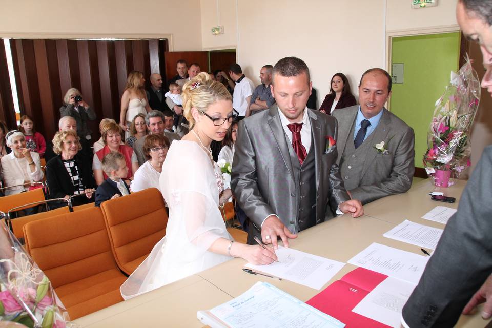 Signature danns la mairie